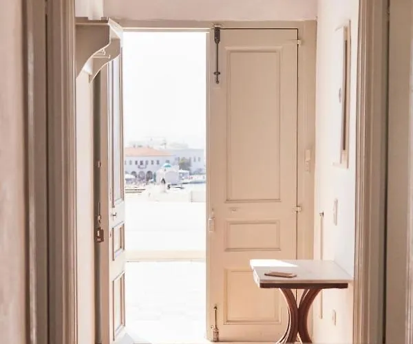 Josephine - 1882 Mykonos Town